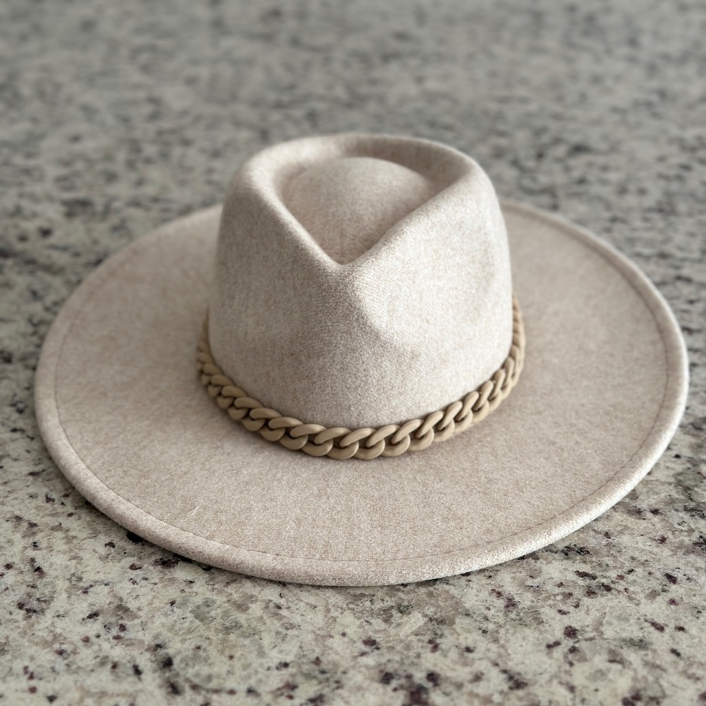 Women’s fedora hat